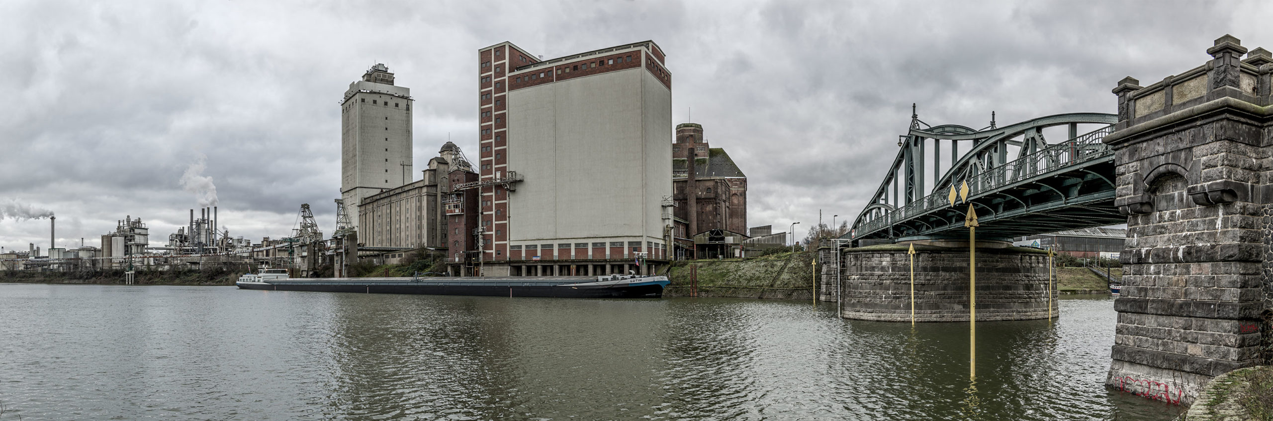 Krefeld, Rheinhafen